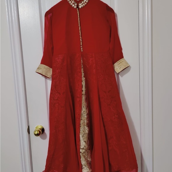 Red and golden georgette suit - Picture 3 of 3